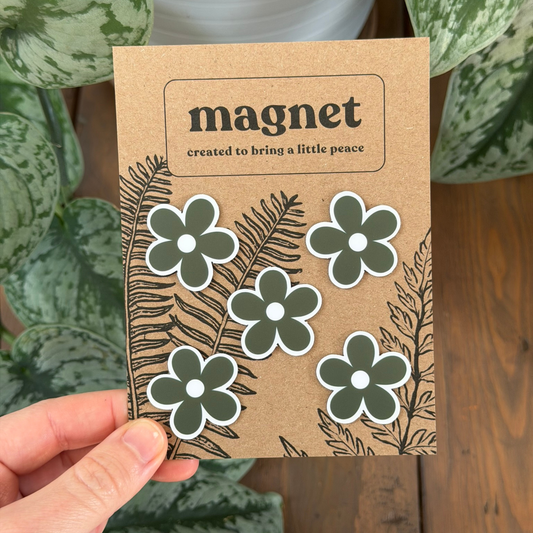 5 Mini Green Flower Magnets
